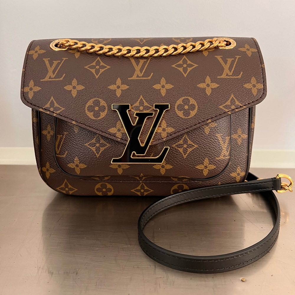 Lv passy monogram new with tags
